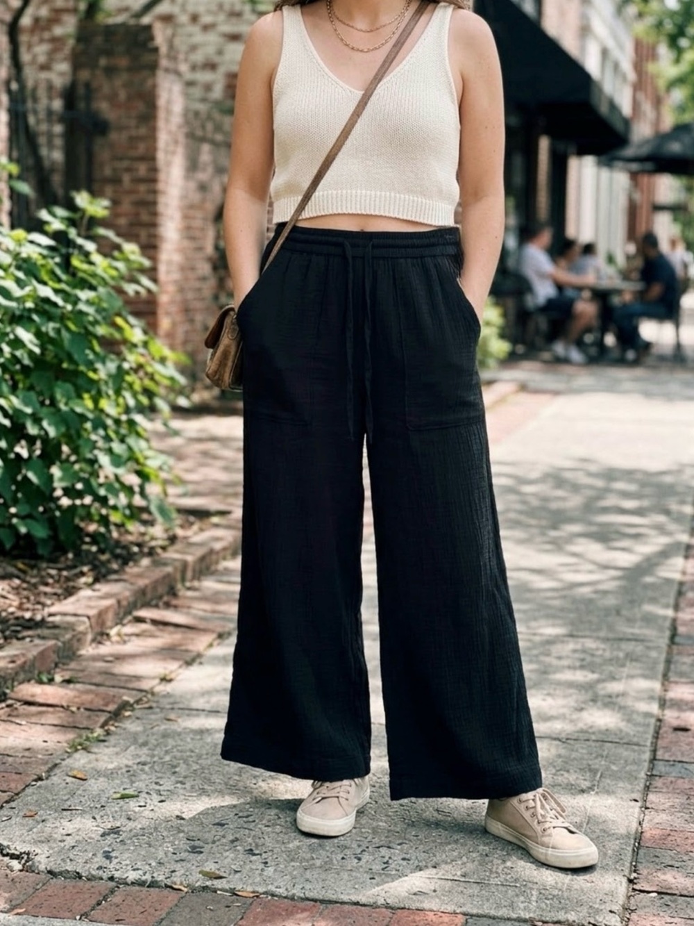 Universal Thread Black Wide Leg Pull-On Flare Pants